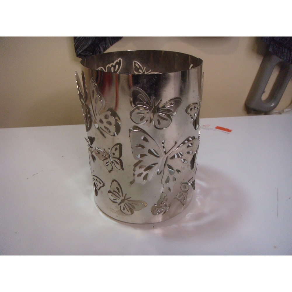 Better homes‎ and gardens metal silver 3D looking cut out candle holder